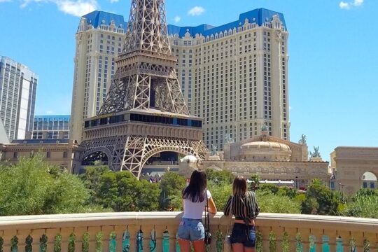 Explore Best Must See Spots: Las Vegas Strip Walking Tour