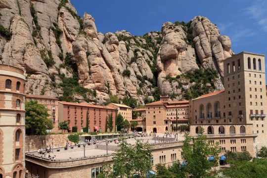 Morning Access to Montserrat Monastery from Barcelona