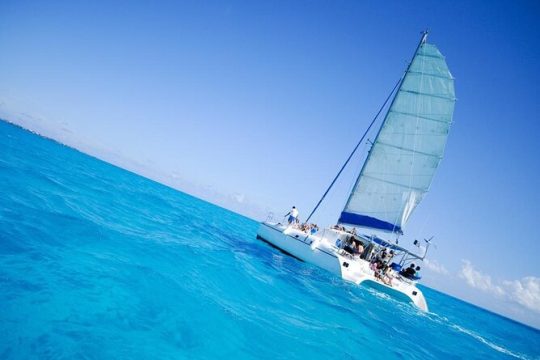 Half Day Sailing Private Catamaran to Isla Mujeres