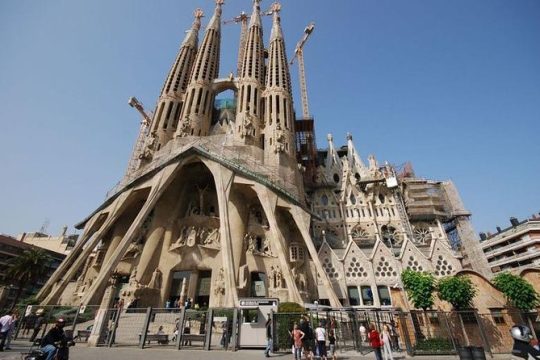 Barcelona Full-Day Sightseeing Private Tour