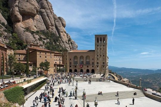 Marvellous Montserrat Private Day Tour : Train & Cable-car tickets Included