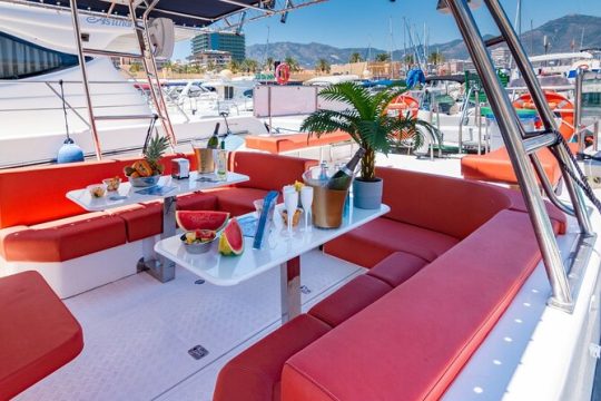 4 or 2 Hour Private Luxury Boat Rental in Fuengirola