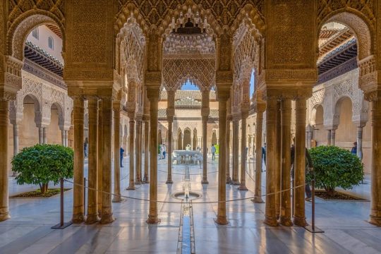 Private walking tour of Alhambra and Granada City Center