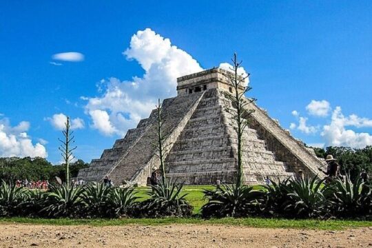 Full Day Tour to Chichen Itza and Ekbalam Ruins with Cenote Cave