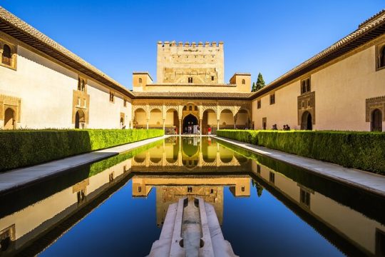 Alhambra skip-the-line tour: Nasrid Palaces, Alcazaba and Generalife