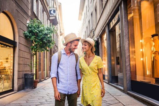 Amazing Corners of Barcelona - Walking Tour for Couples