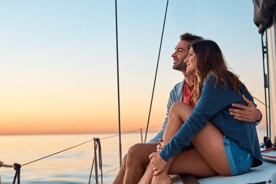 Private Tour: Romantic Sailing Tour from Barcelona