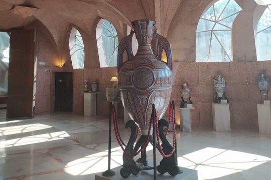 Alhambra and Albaycin Ceramics Collection Private Tour