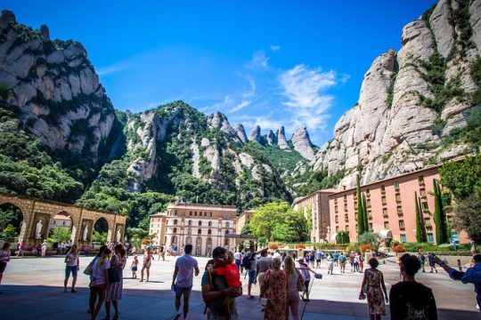 Private Montserrat Monastery with Wine and Cava Tasting Day Trip from Barcelona