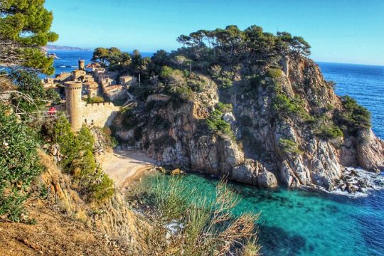 Discovering Costa Brava: Beaches, Hiking, and Swimming