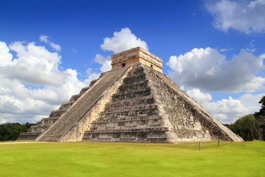 Small-Group Tour of Chichen Itza and Ekbalam Ruins with Cenote