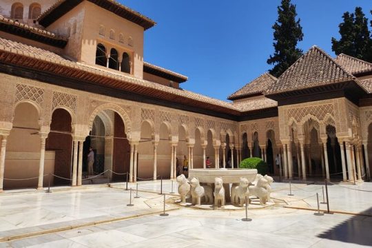 Legends of the Alhambra Tour with Tickets Included