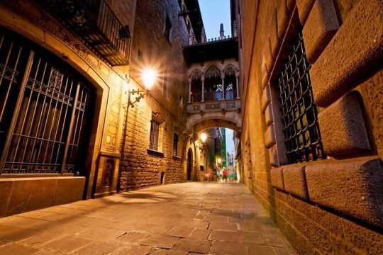 Barcelona Gothic Quarter Ghost Hunt Quest Experience