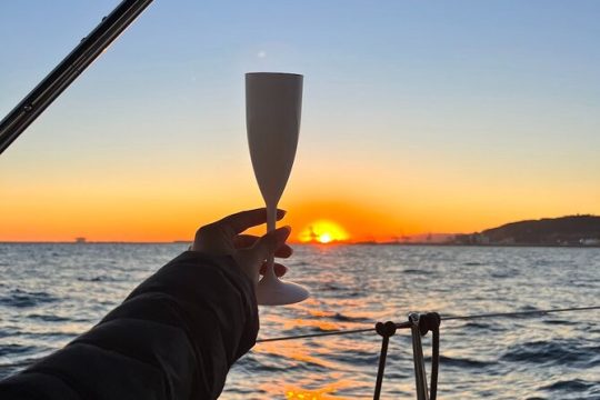 Sunset Sailboat Tour along the Coast with Open Bar