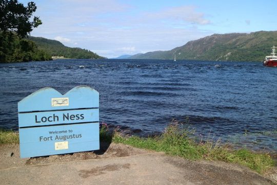 Full Day Private Tour to Loch Ness With Boat Trip Included