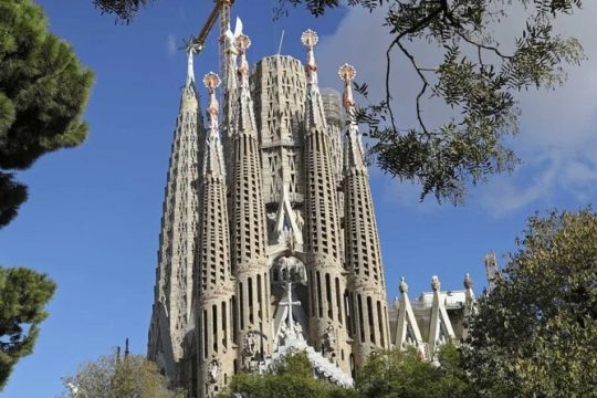 Sagrada Familia Private Tour with Skip-the-Line Ticket
