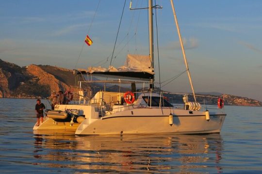 2-Hour Catamaran Tour along the Costa Tropical and Malaga Coast