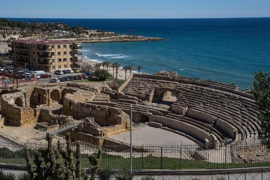 From Barcelona : Private Guided Day Trip to Tarragona (A/C Car Transfer)
