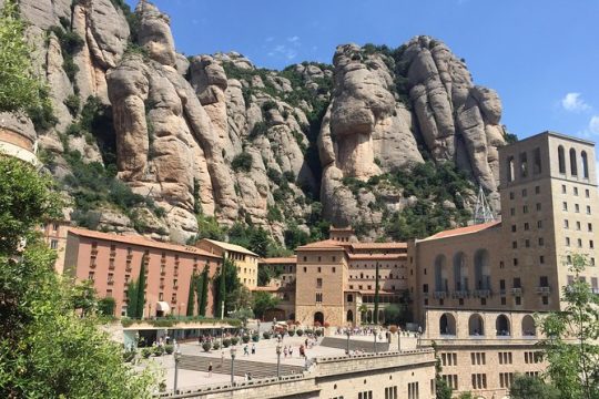 Montserrat & best winery private tour experience with a local expertise