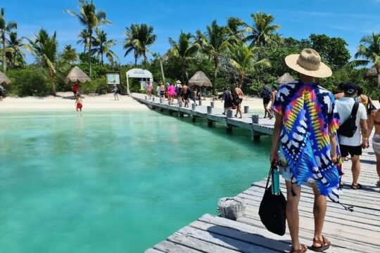 Isla Contoy & Shopping tour in Isla Mujeres from Cancun & Riviera Maya