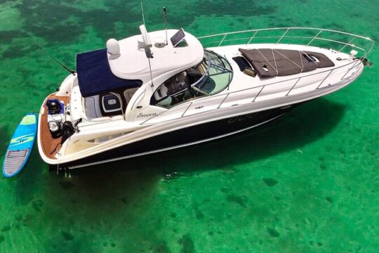 5-Hour Private 40' Yacht 2-Stop Tour to In-Ha reef with Food, Drinks & Snorkel