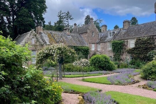 Invergordon full day tour; Cawdor Castle, Fort George & Loch Ness