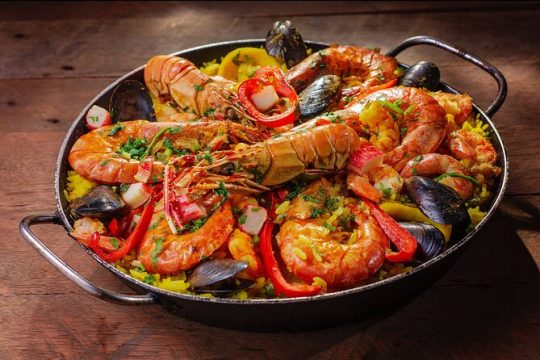 Tour Paella and Malaga Market with an official guide