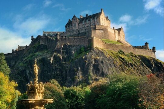 Edinburgh Castle's Entry ticket with Old Town Audio Guided Tour