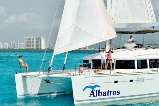 Luxury Catamaran Tour to Isla Mujeres with Optional Transportation