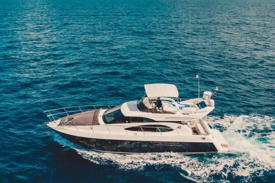 5-Hour 2-stop Private 50' Azimut Yacht Tour with Food, Open Bar & Snorkeling