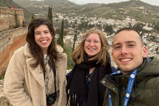 2-Hour PREMIUM Tour Visiting the Alhambra and Generalife