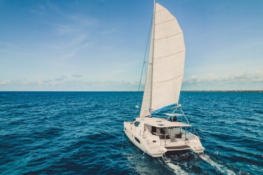 5-Hour Private 44' Leopard Luxury Catamaran 2-Stop Tour w/Food,Open Bar&Snorkel