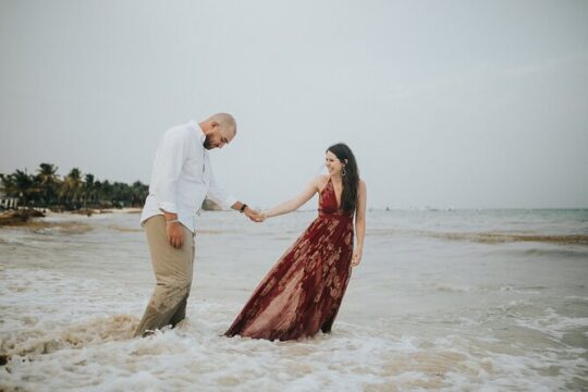 Private Vacation Photography Session with Local Photographer in Playa del Carmen