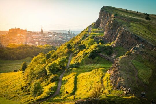 Small-Group Guided Expedition of Arthur's Seat and Holyrood Park