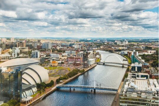 Glasgow Scavenger Hunt and Highlights Self-Guided Tour