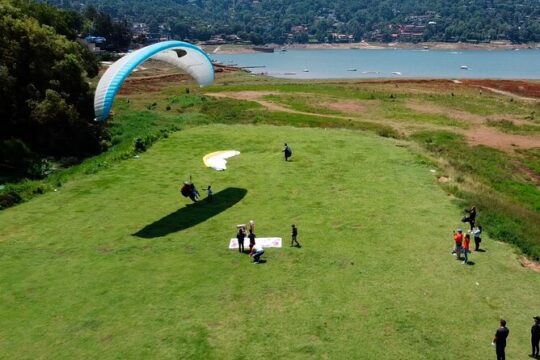 Private Paragliding Flight in Valle de Bravo with Instructor