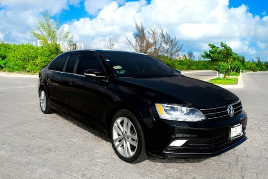 Luxury Sedan Transfer From Playa del Carmen to Cancun Airport