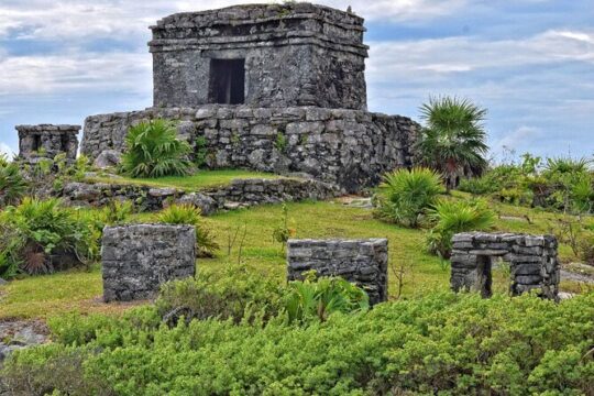 Tulum Legends: A Self-Guided Audio Tour of the Ancient Mayan City